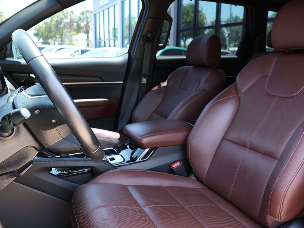 Used 2024 Kia Telluride SX image 32