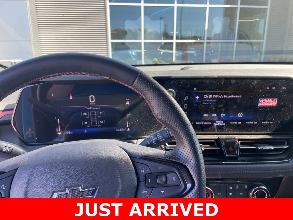 Used 2025 Chevrolet TrailBlazer RS w/ Driver Confidence Package image 9