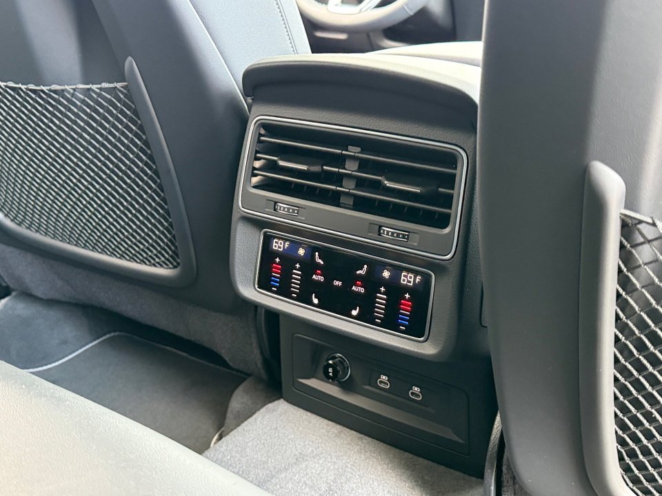New 2026 Audi Q7 3.0T Premium Plus AWD/4WD image 29