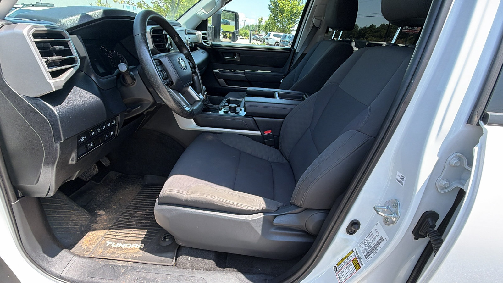 Used 2022 Toyota Tundra SR5 w/ SR5 Convenience Package AWD/4WD image 16