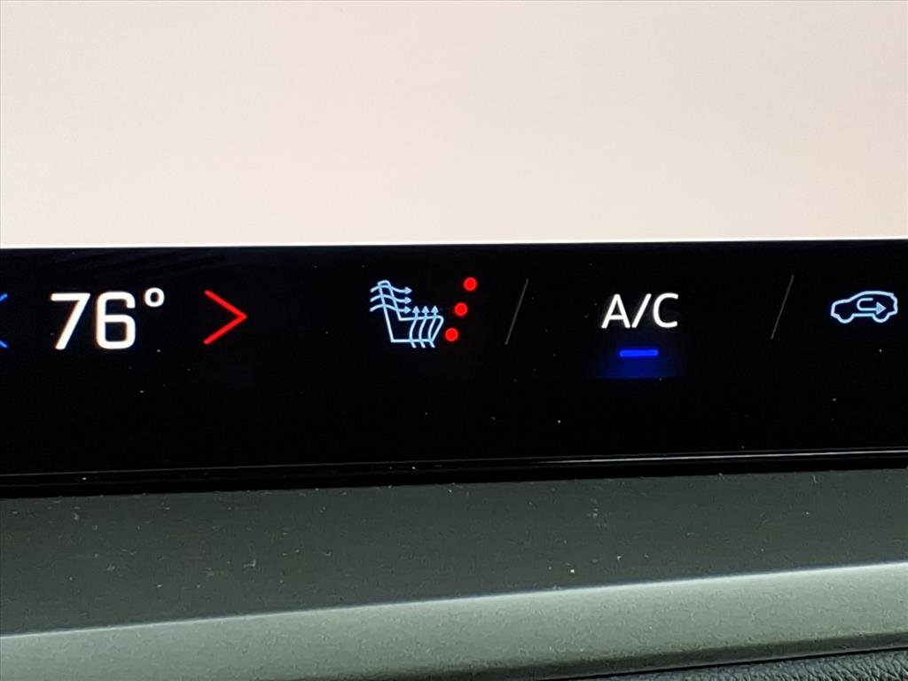 Used 2024 Chevrolet Traverse LT w/ LPO, Floor Liner Package image 9