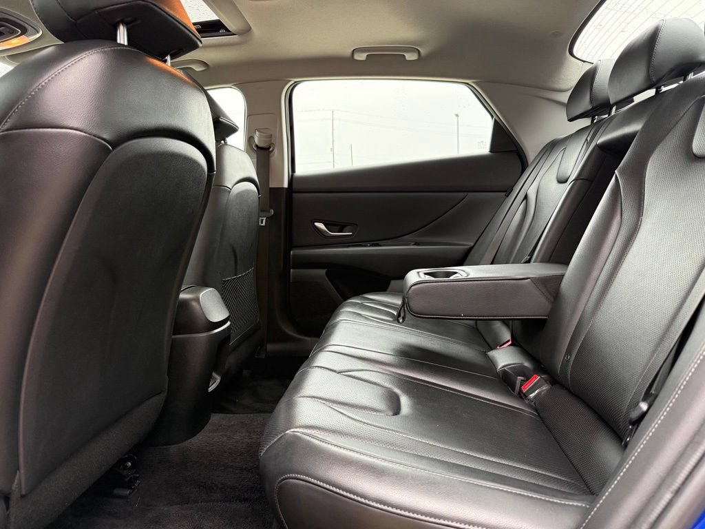 Used 2025 Hyundai Elantra Limited FWD image 10