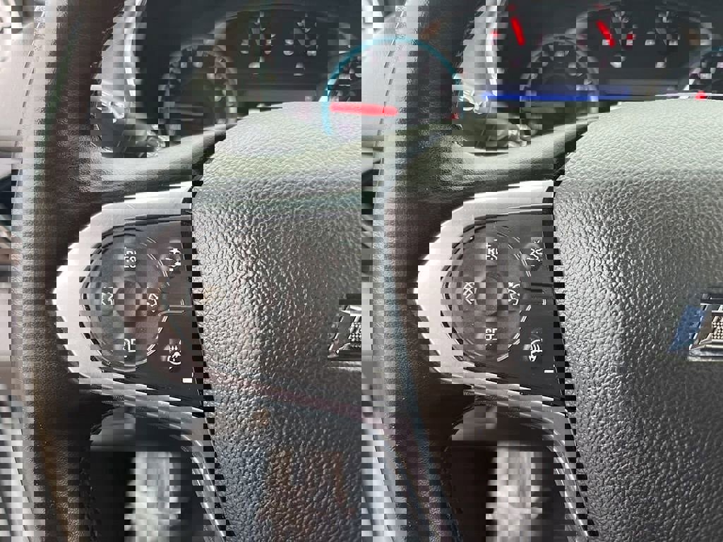 Used 2023 Chevrolet Traverse RS image 34