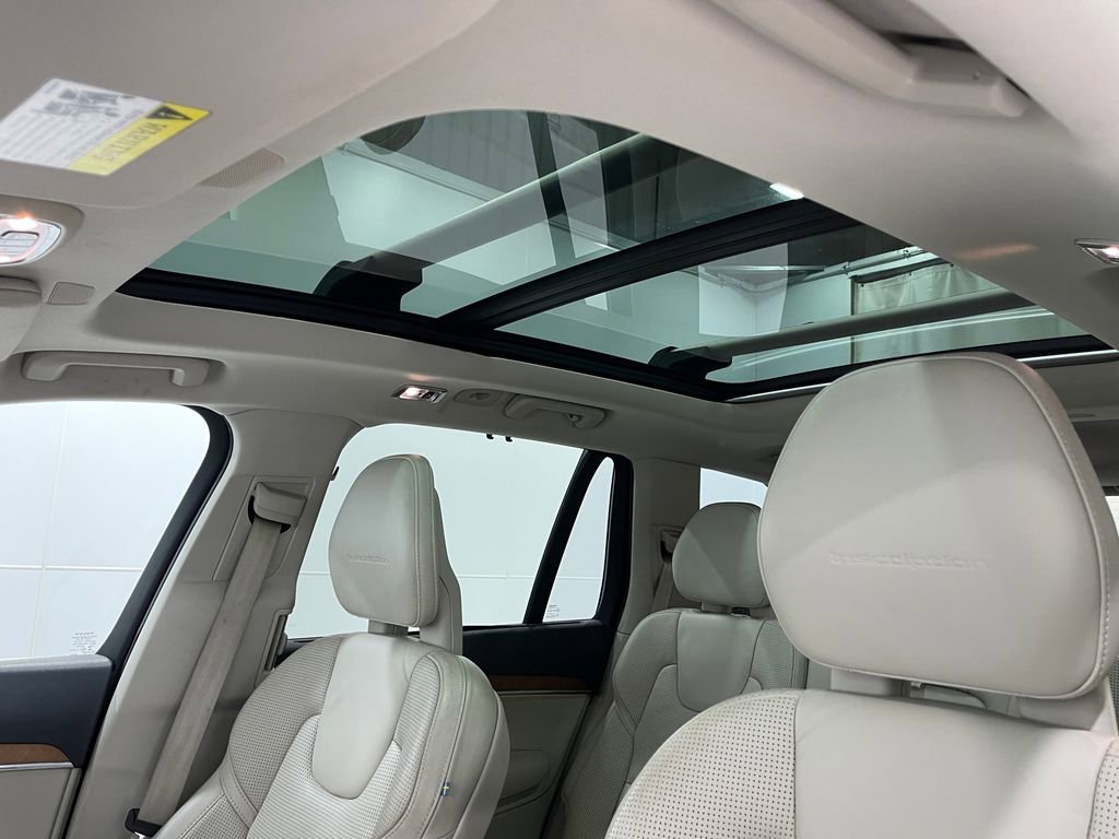 Used 2017 Volvo XC90 T6 Inscription w/ Vision Package image 12