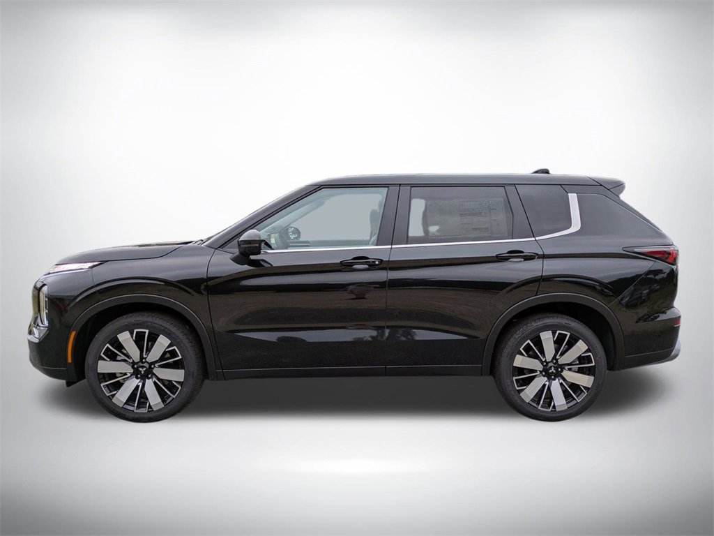 New 2025 Mitsubishi Outlander SE image 7