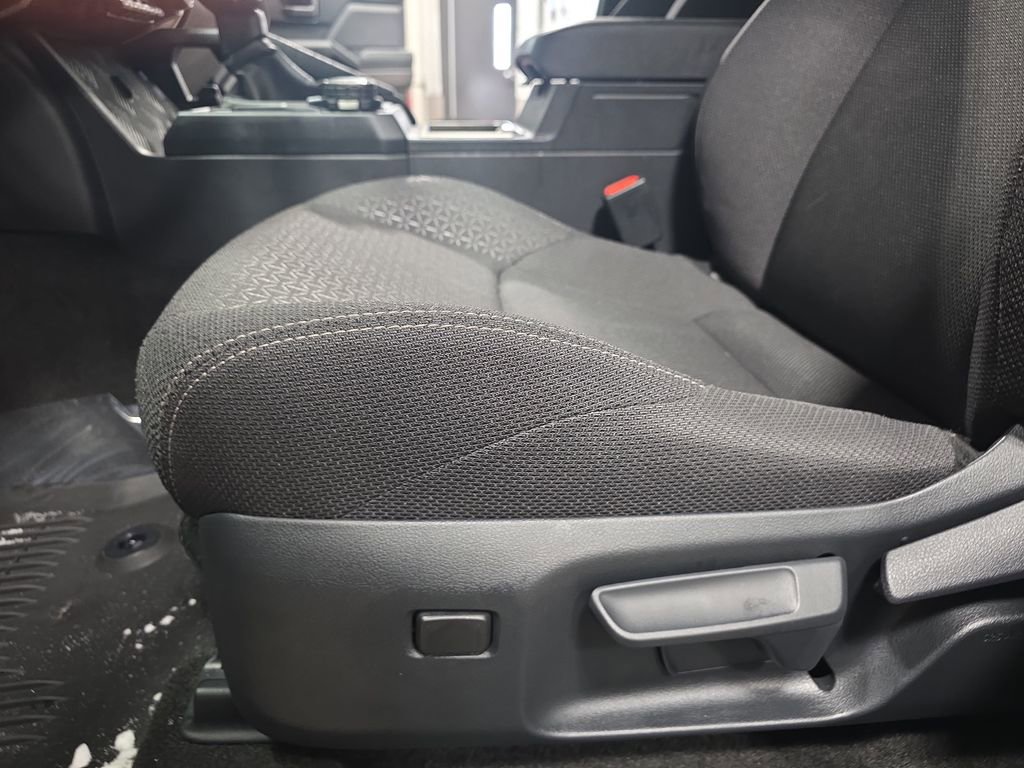 Used 2025 Toyota 4Runner SR5 image 27