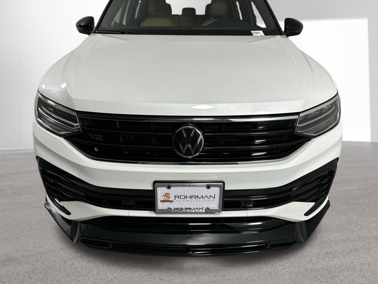 Used 2024 Volkswagen Tiguan SE R-Line image 28