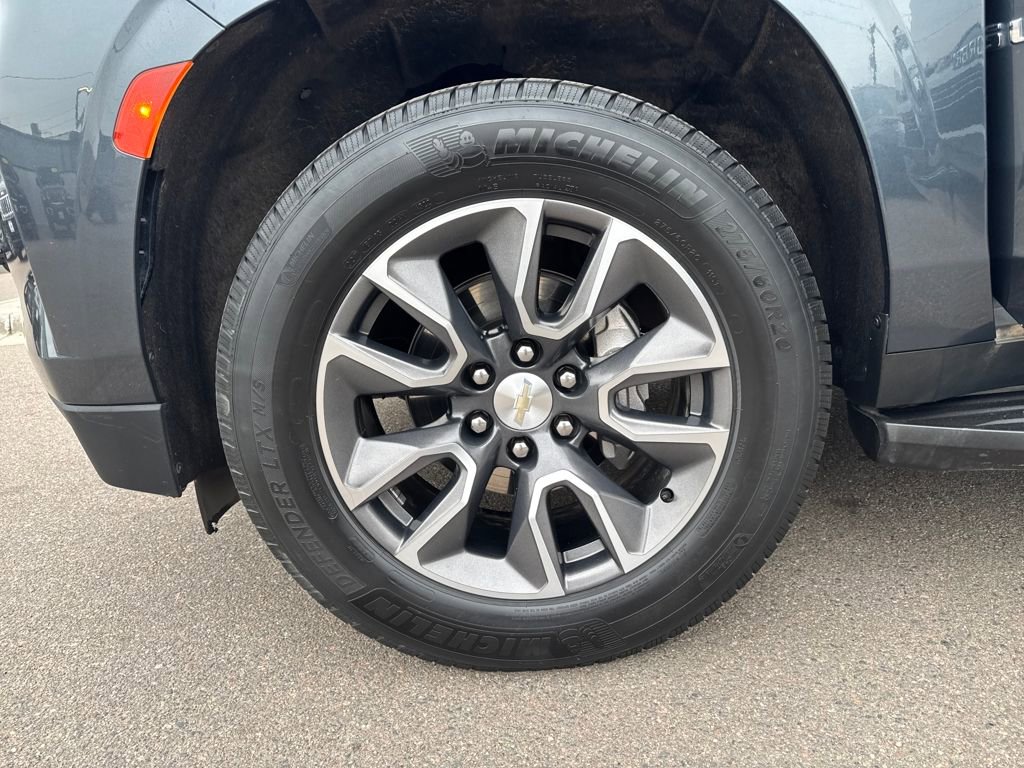 Used 2021 Chevrolet Suburban LT AWD/4WD image 22