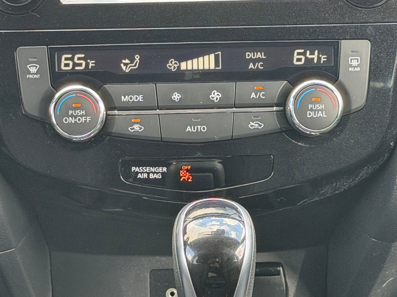 Used 2020 Nissan Rogue SV image 17