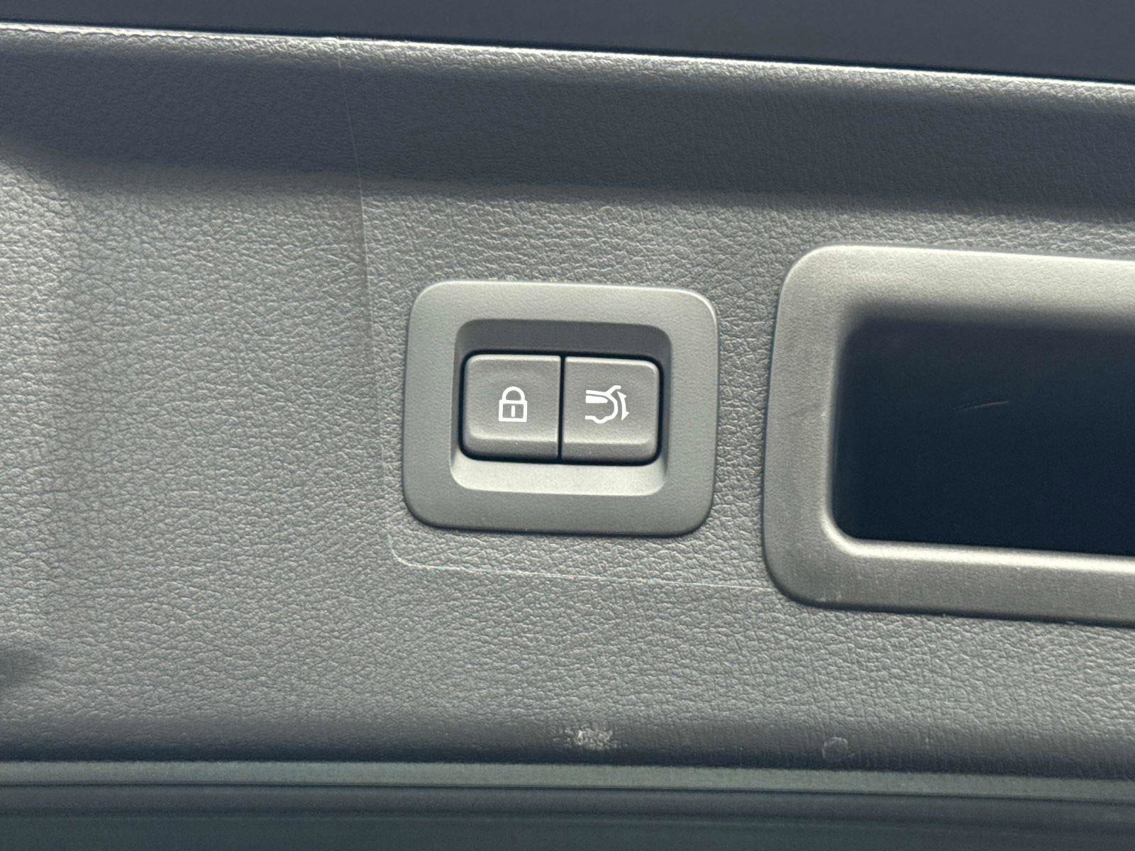 Certified 2025 MAZDA CX-50 2.5 Hybrid w/ Weather Package AWD/4WD image 12