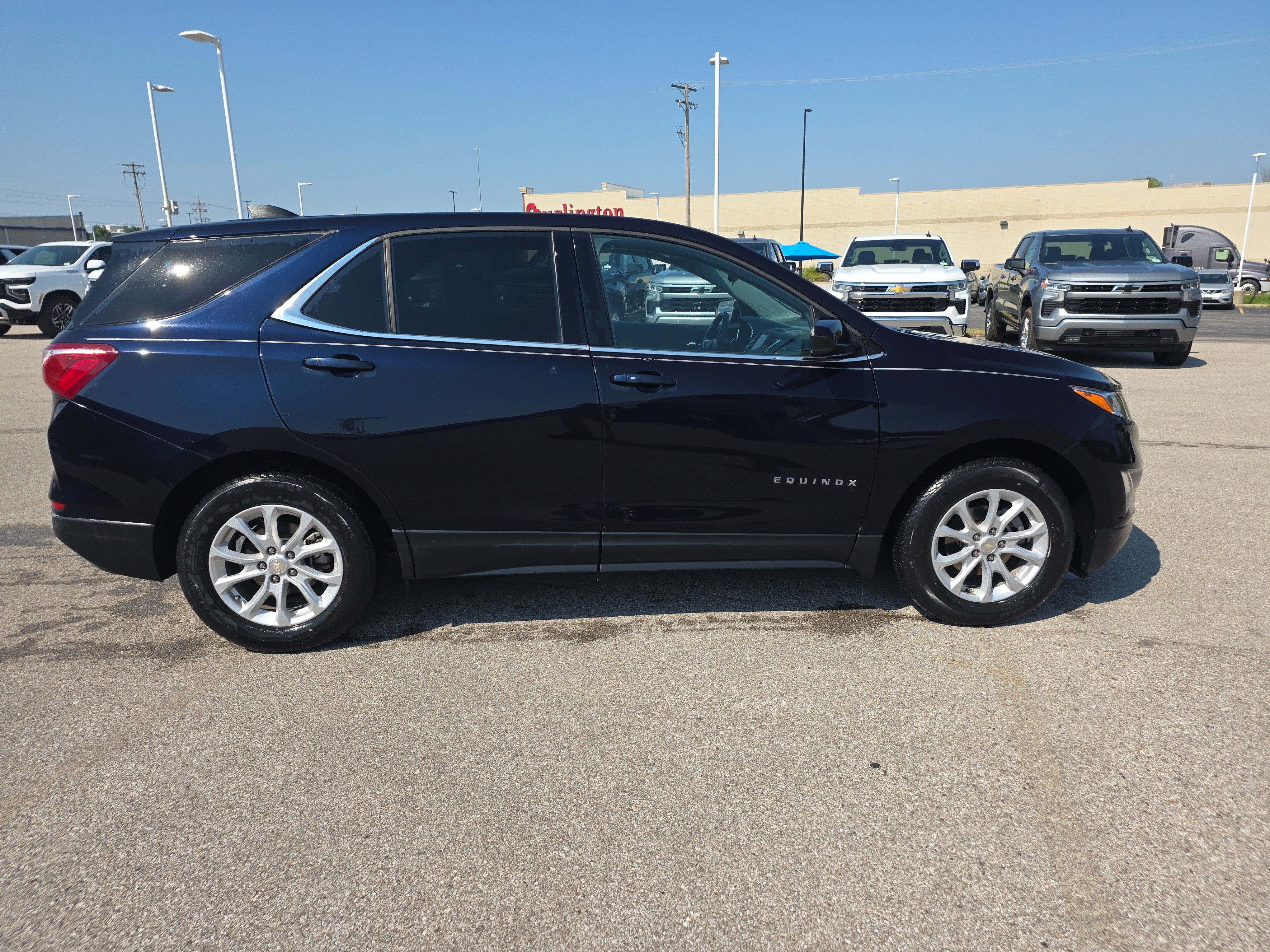 Used 2020 Chevrolet Equinox LT FWD image 3