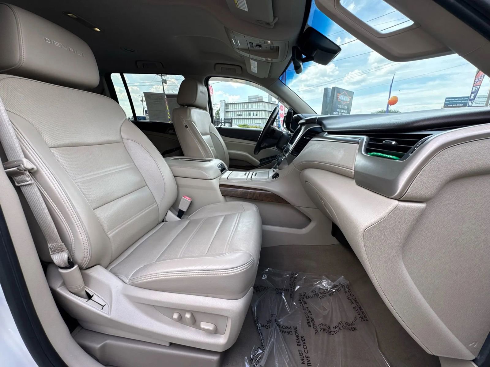 Used 2019 GMC Yukon XL Denali image 32