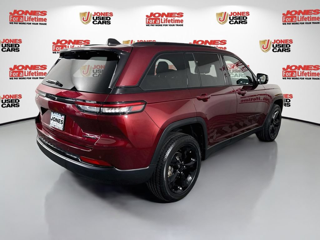 Used 2024 Jeep Grand Cherokee Limited w/ Black Appearance Package RWD image 16