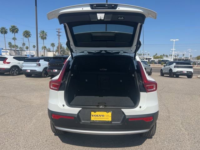 Used 2025 Volvo XC40 B5 Core w/ Climate Package image 25
