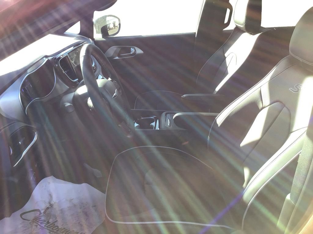 New 2026 Chrysler Pacifica Limited w/ S Appearance Package image 10