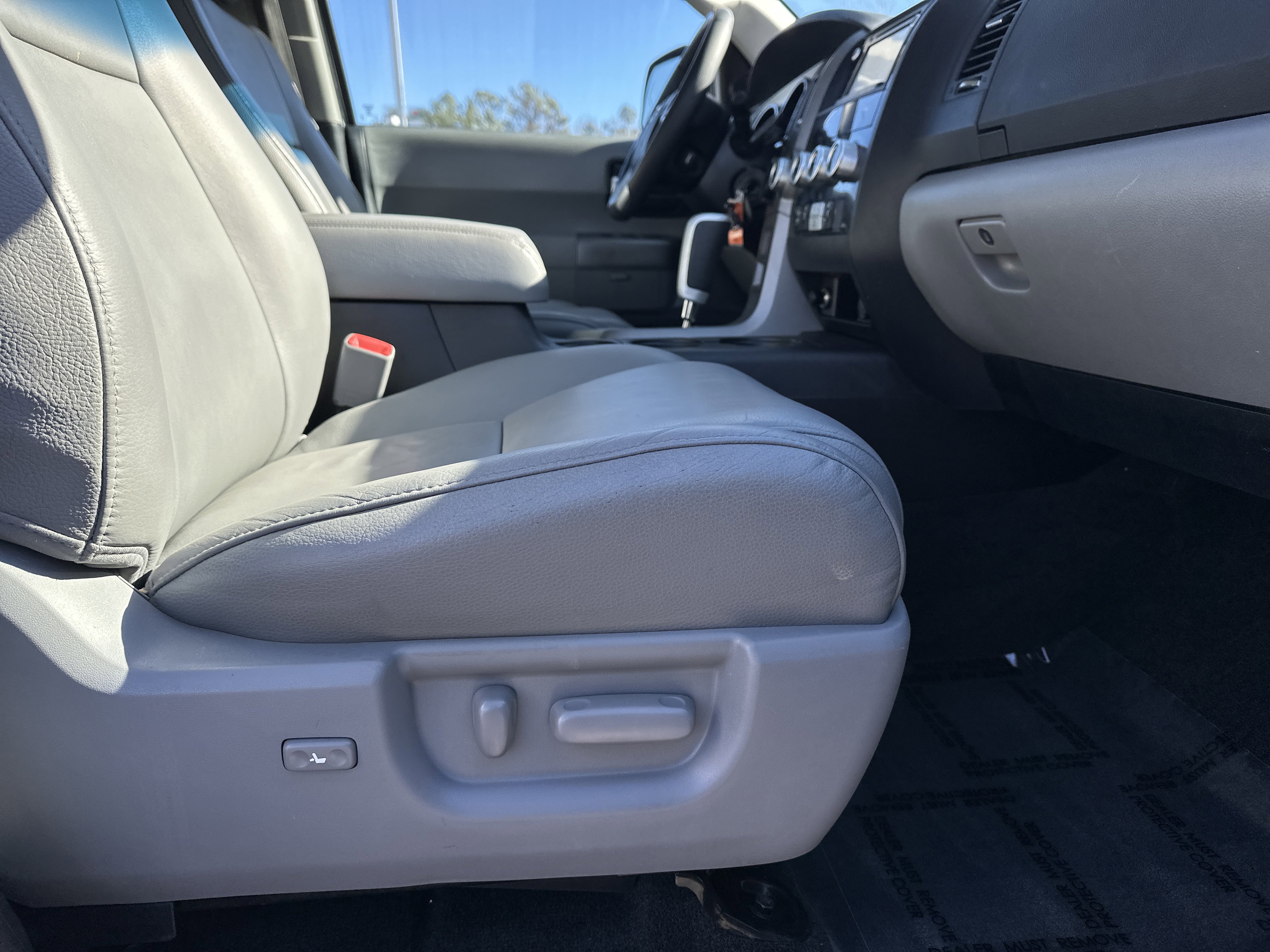 Used 2016 Toyota Sequoia Limited image 15