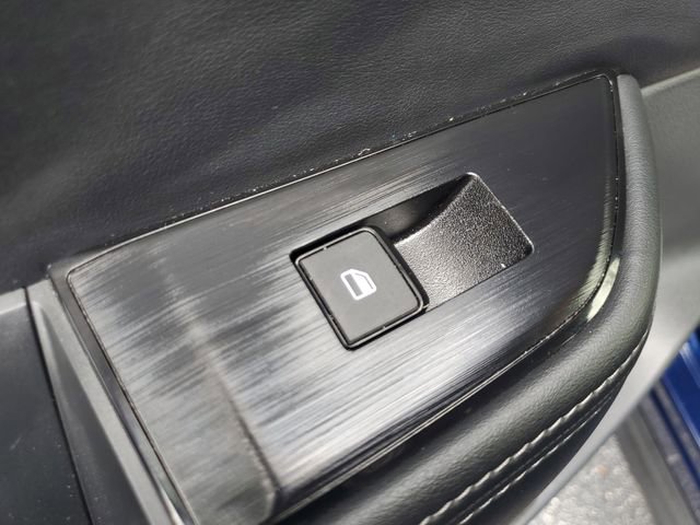 Used 2025 Nissan Rogue SV image 14