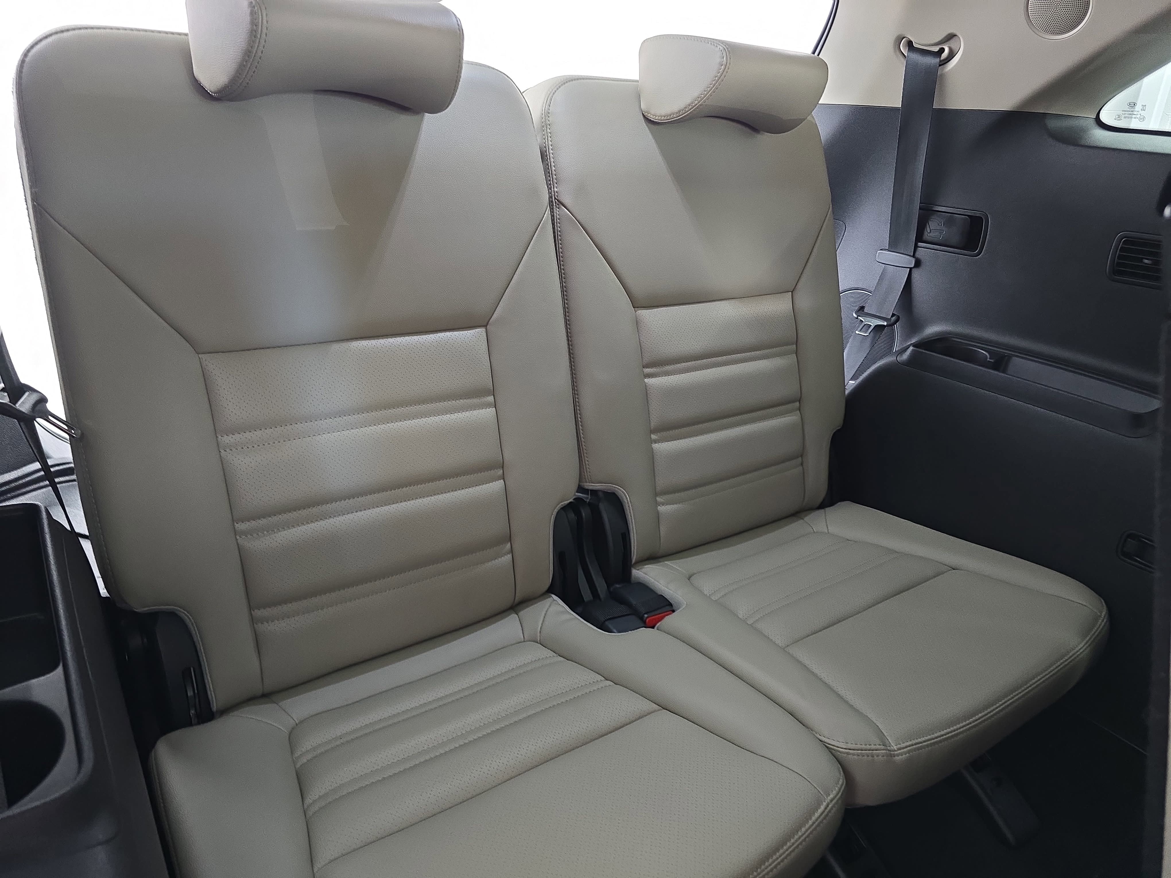 Used 2019 Kia Sorento EX w/ EX Touring Package FWD image 12