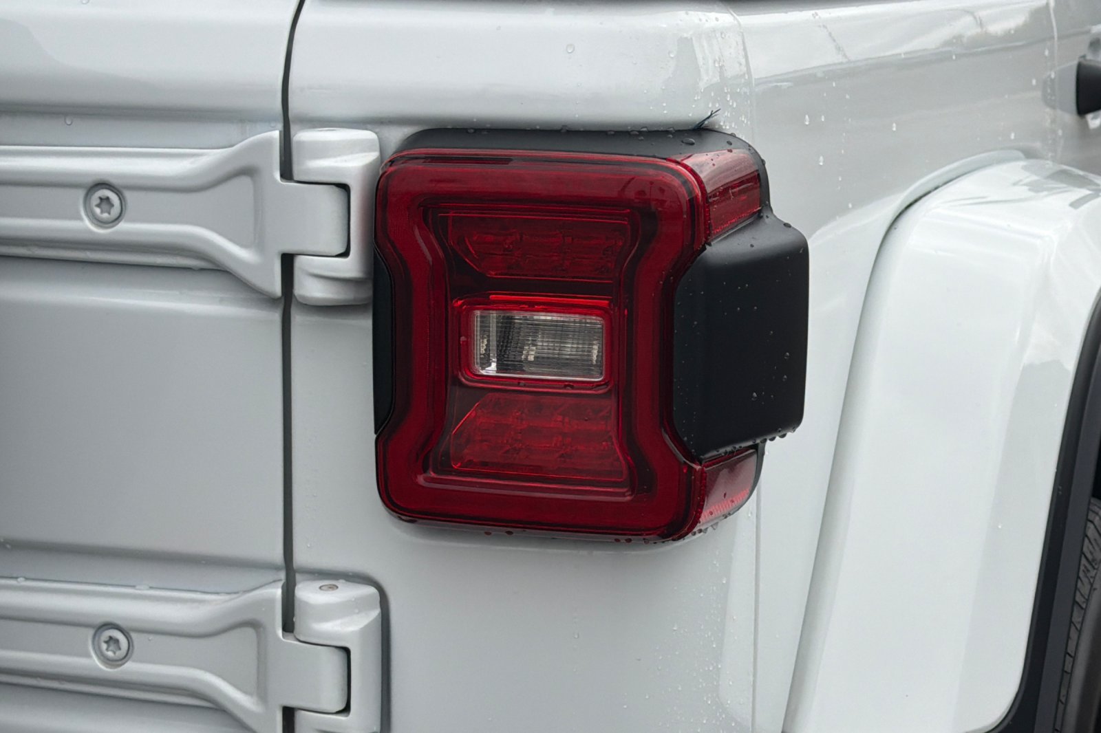 Used 2024 Jeep Wrangler Unlimited Sahara AWD/4WD image 40