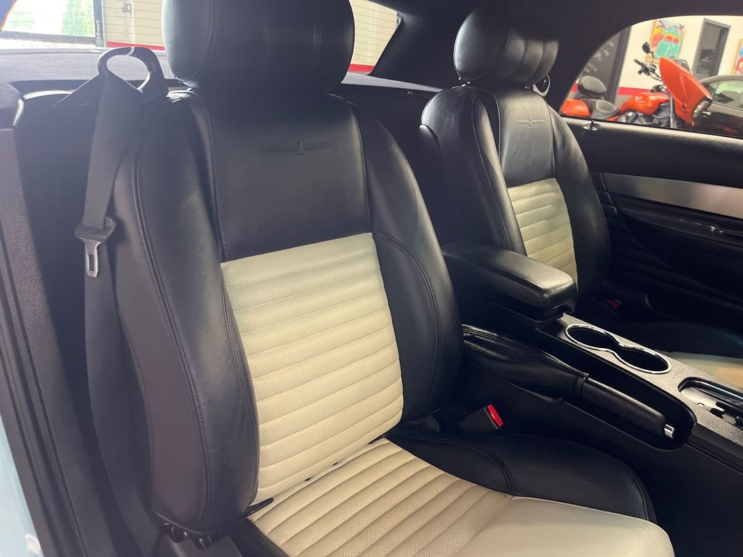 Used 2003 Ford Thunderbird image 10