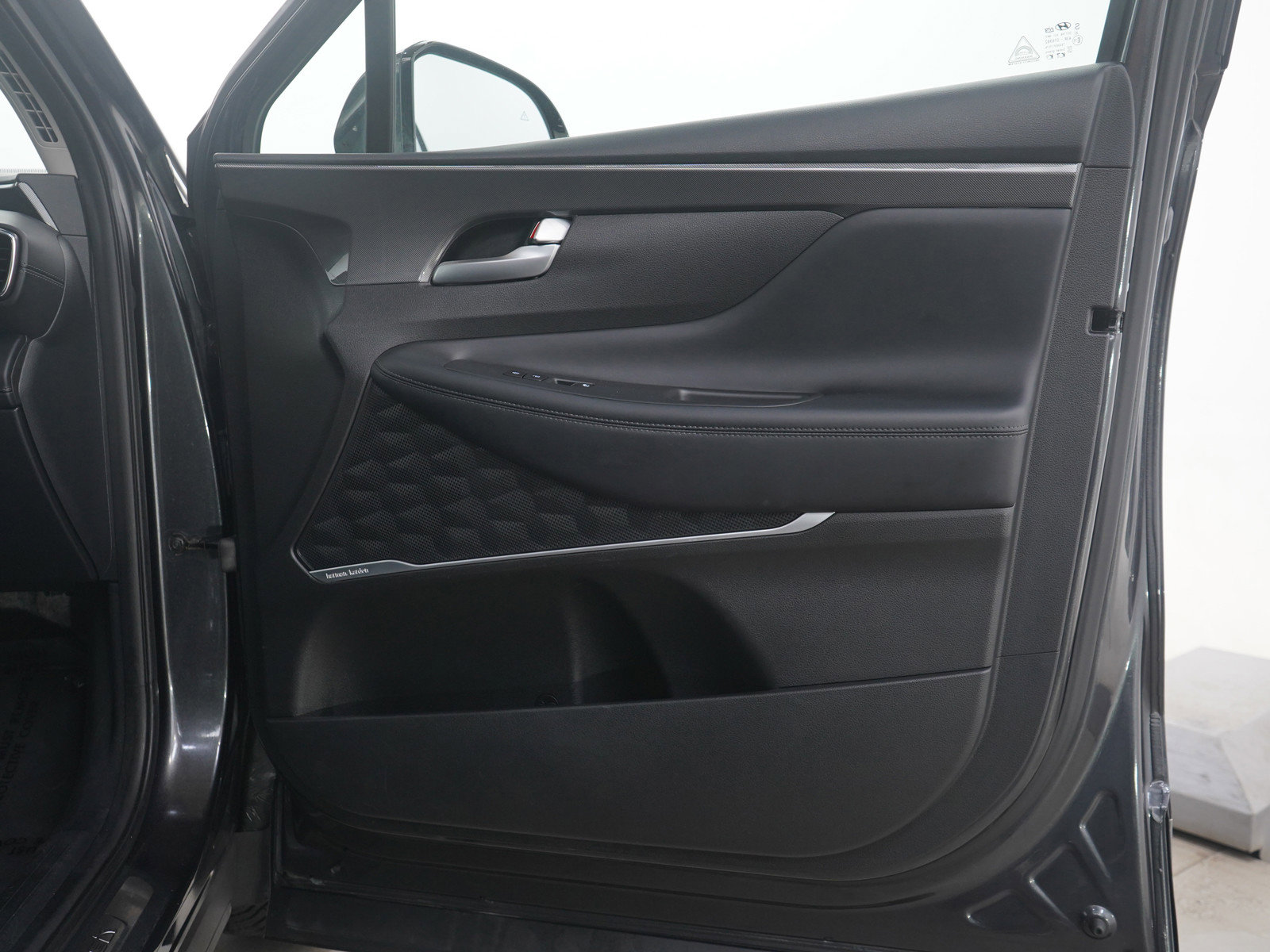 Used 2021 Hyundai Santa Fe SEL w/ Convenience + Premium Package image 9