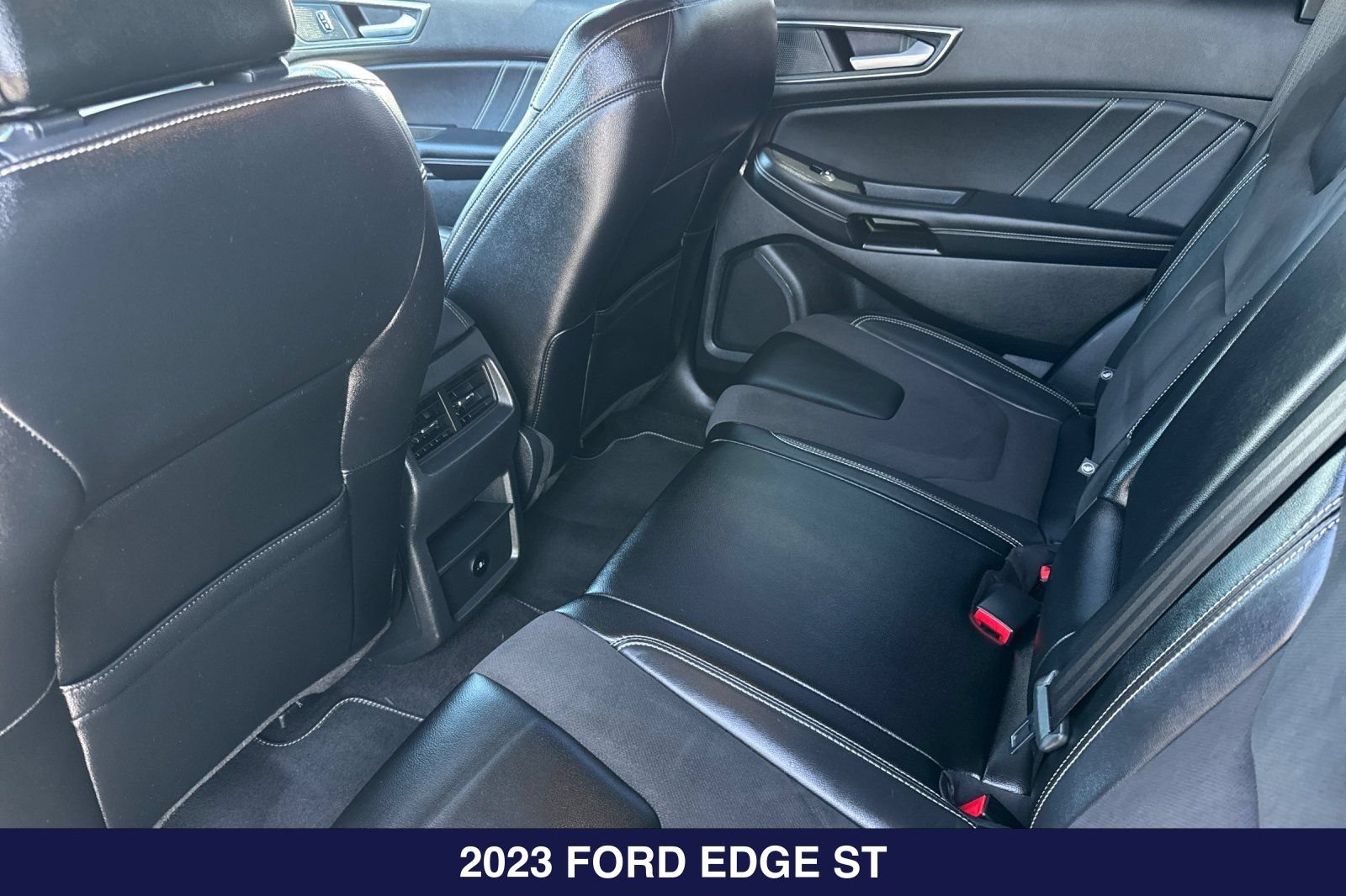 Used 2023 Ford Edge ST AWD/4WD image 13