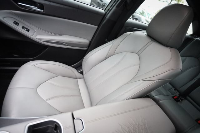 Used 2020 Toyota Avalon XLE w/ Moonroof Package FWD image 42