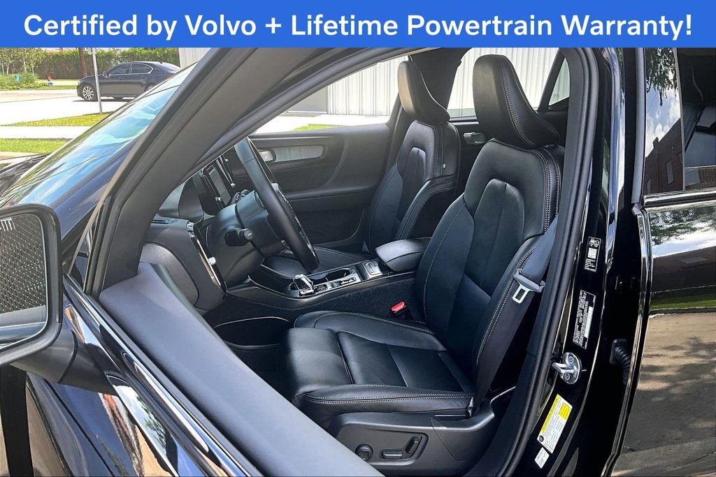 Certified 2026 Volvo XC40 B5 Plus AWD/4WD image 32