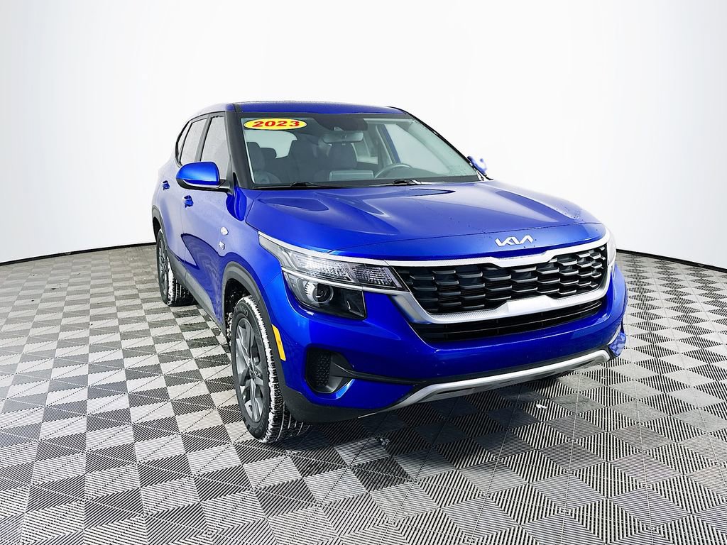 Used 2023 Kia Seltos LX image 3