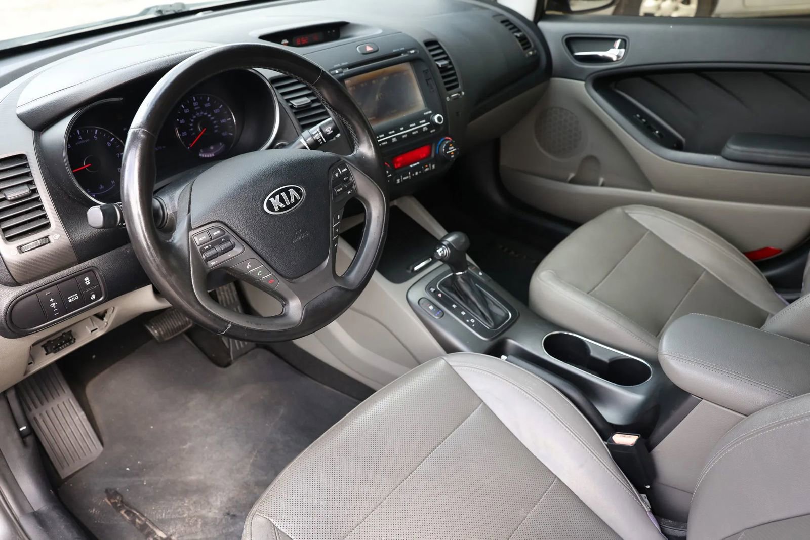 Used 2014 Kia Forte EX w/ Premium Package image 13