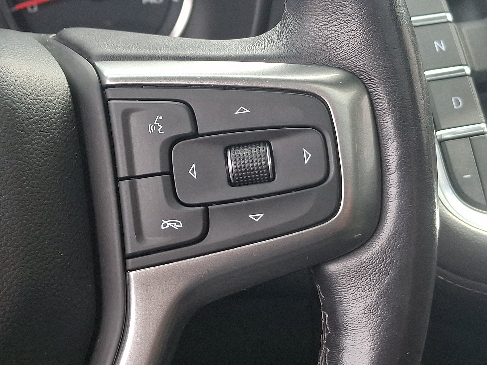 Used 2021 Chevrolet Tahoe Z71 w/ Luxury Package AWD/4WD image 23
