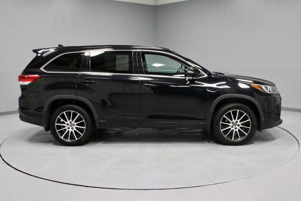 Used 2018 Toyota Highlander SE AWD/4WD image 13
