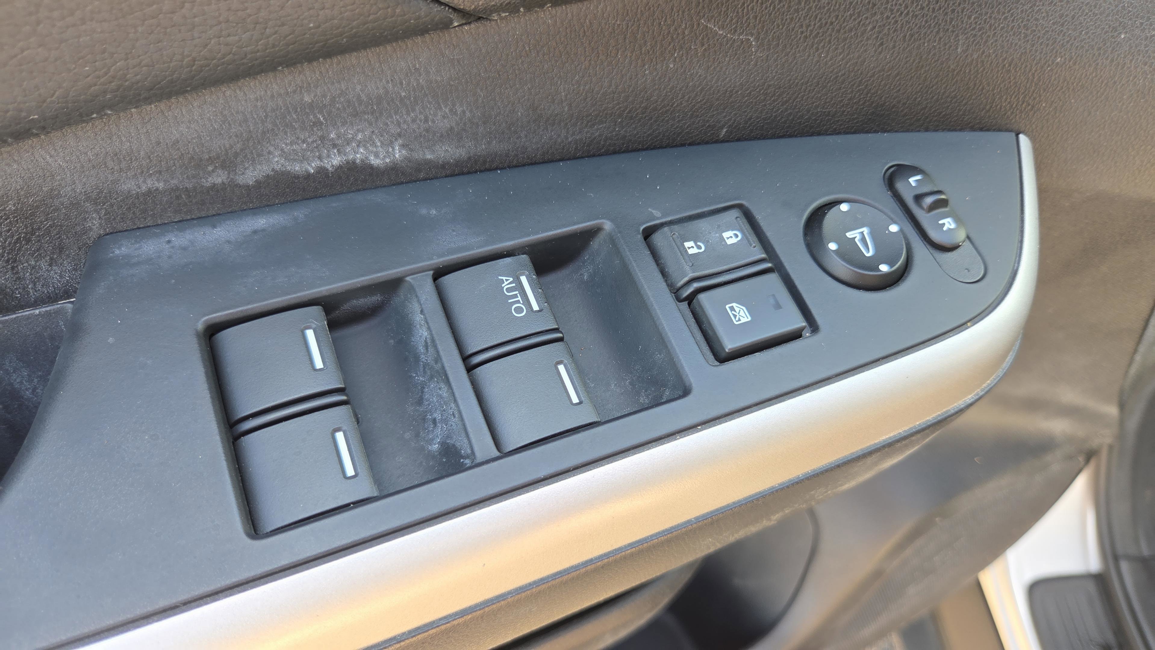 Used 2012 Honda CR-V EX-L image 26