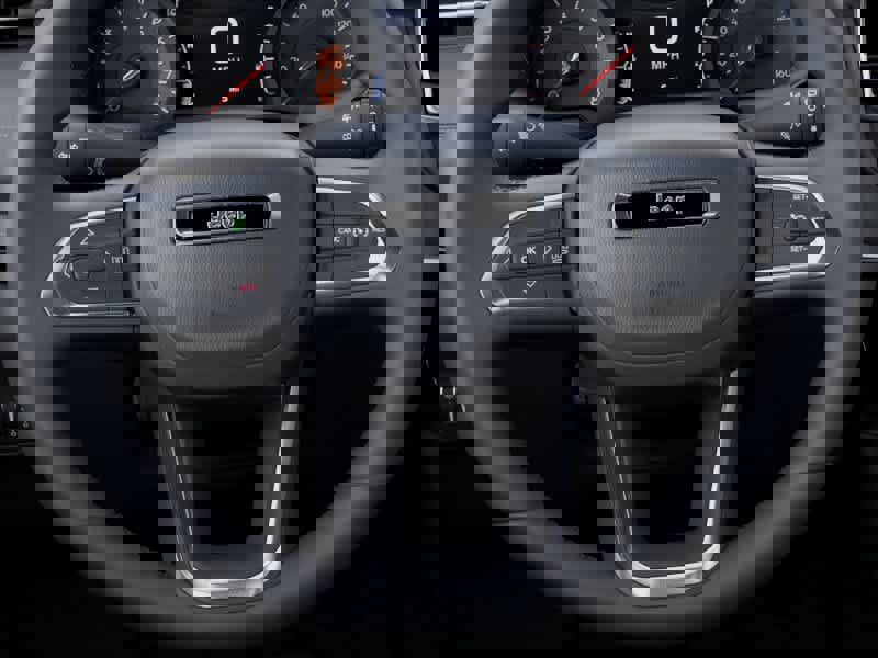 New 2025 Jeep Compass Latitude w/ Sun & Sound Group image 19