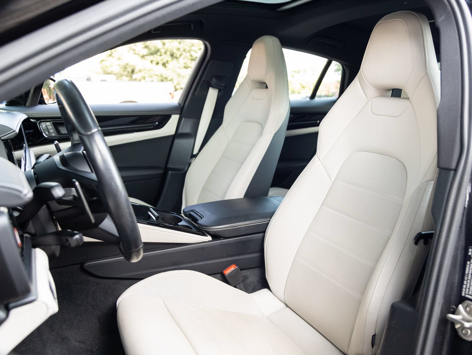 Certified 2024 Porsche Panamera 4 AWD/4WD image 4