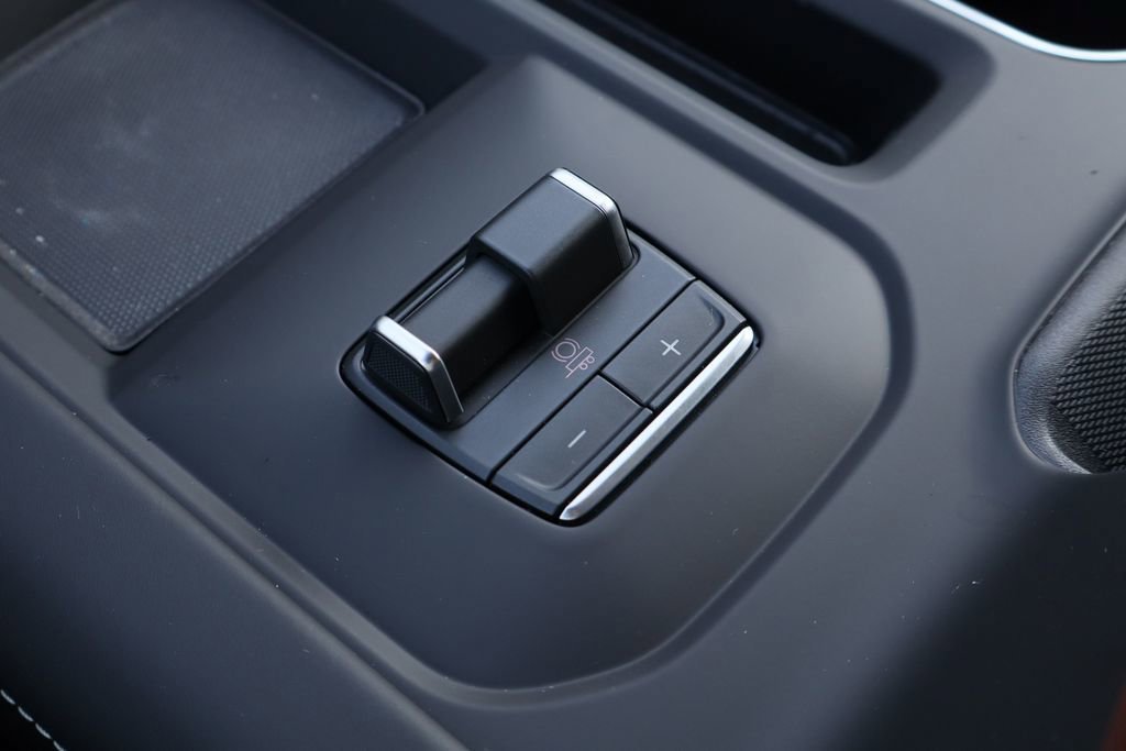 New 2026 GMC Sierra 2500 Denali Ultimate AWD/4WD image 17
