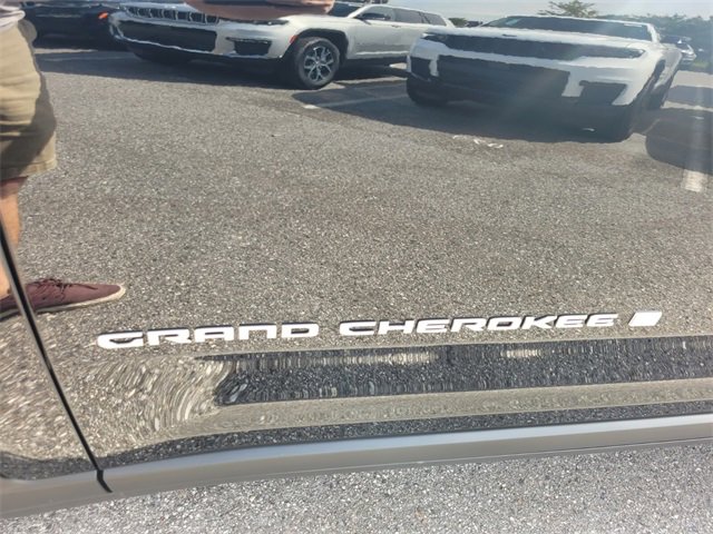 New 2025 Jeep Grand Cherokee Limited image 3