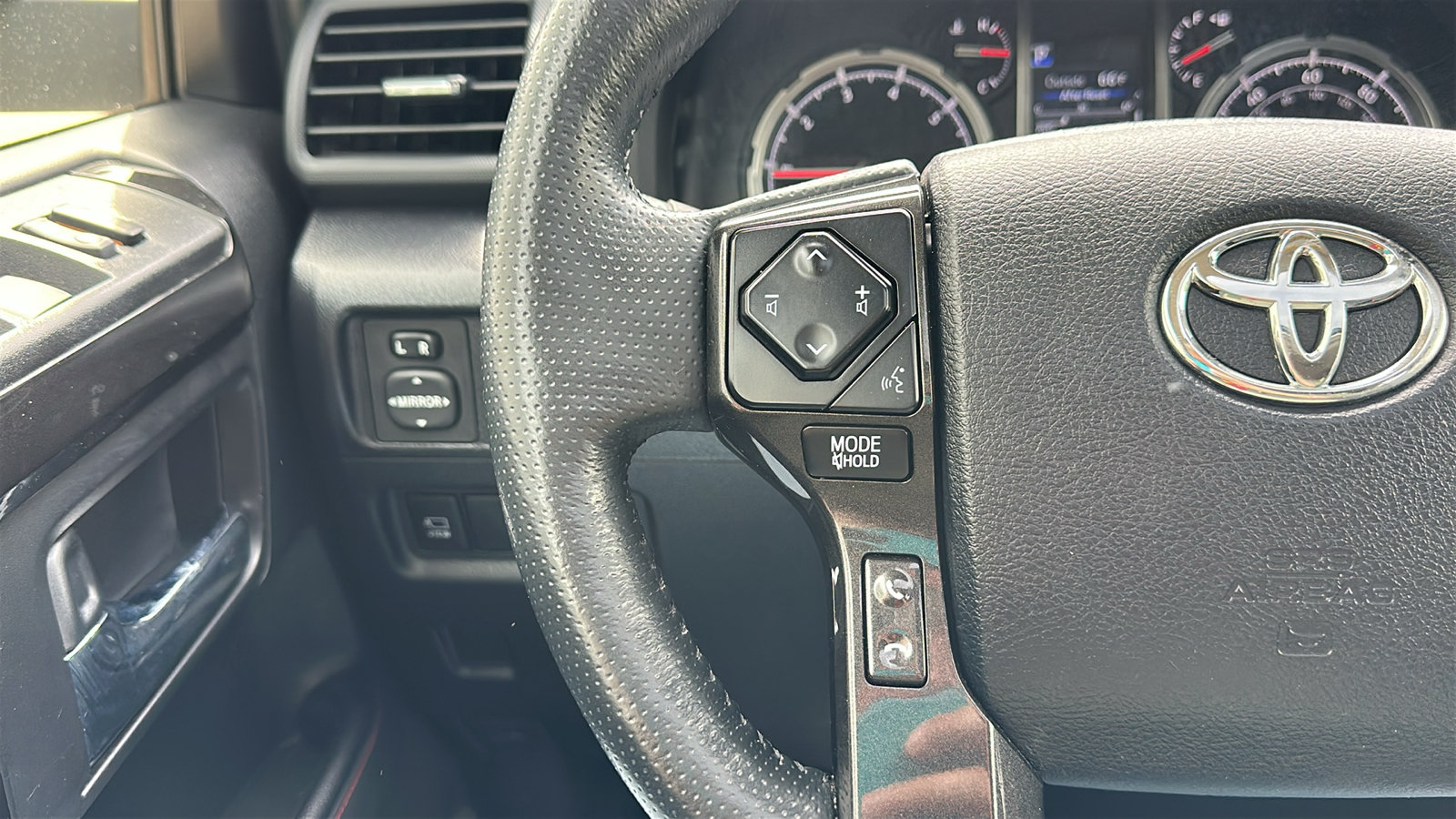 Used 2024 Toyota 4Runner TRD Off-Road Premium w/ Off Road Premium Plus Package AWD/4WD image 17