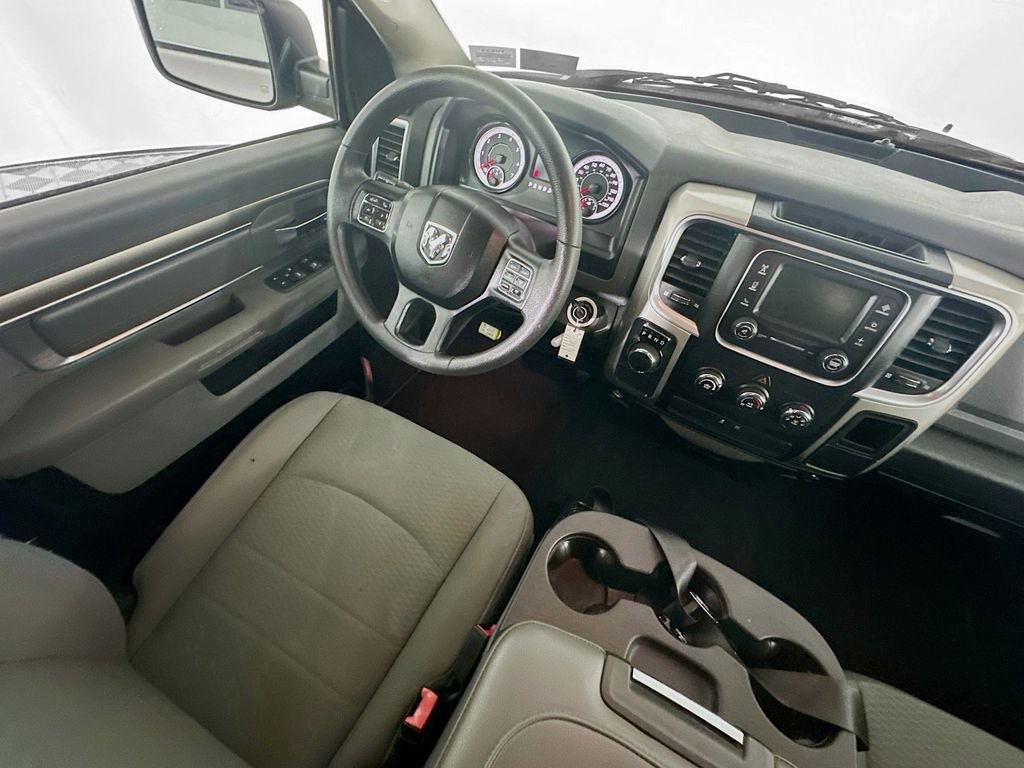 Used 2020 RAM 1500 Classic SLT image 9