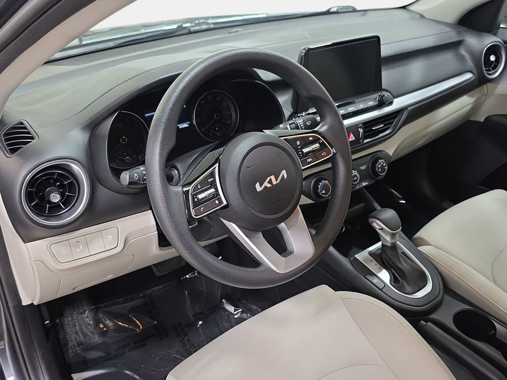 Used 2023 Kia Forte LXS w/ LXS Technology Package image 16