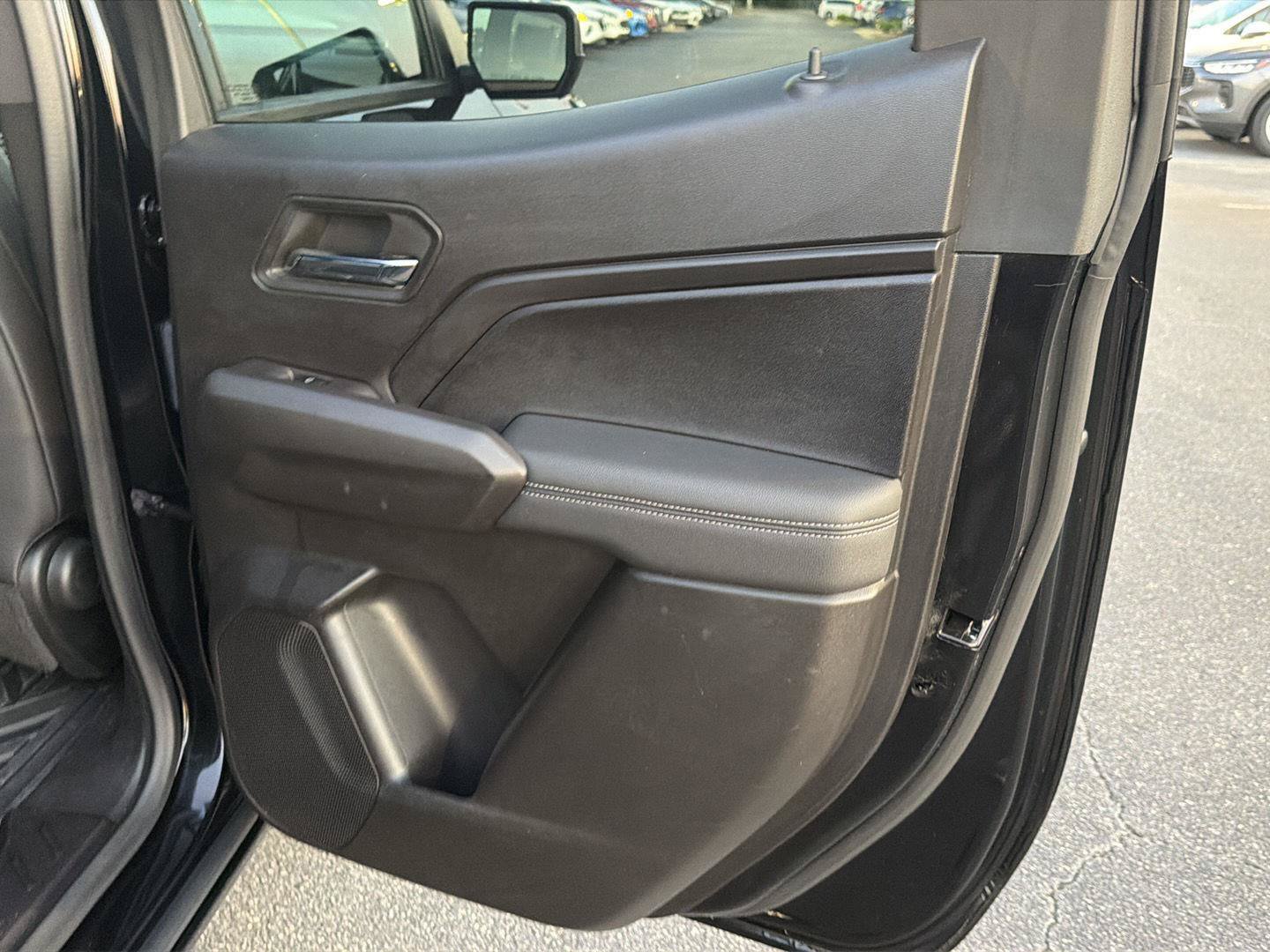 Used 2023 Chevrolet Colorado LT w/ LT Convenience Package III AWD/4WD image 15