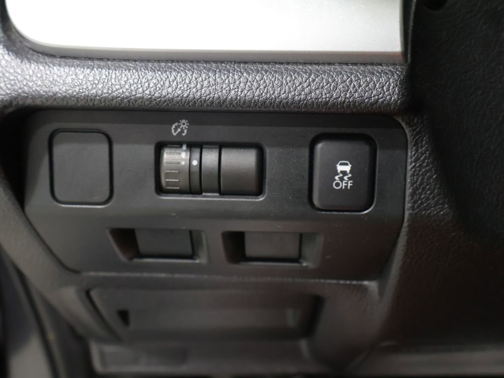 Used 2014 Subaru Crosstrek 2.0i Limited w/ Popular Package #2 AWD/4WD image 30