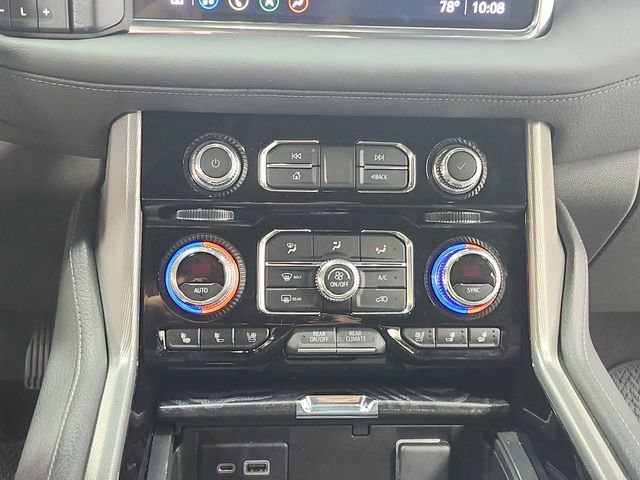 Used 2021 GMC Yukon Denali w/ Advanced Technology Package AWD/4WD image 34