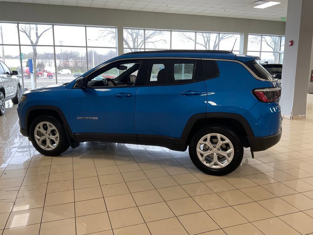 Used 2024 Jeep Compass Latitude image 5