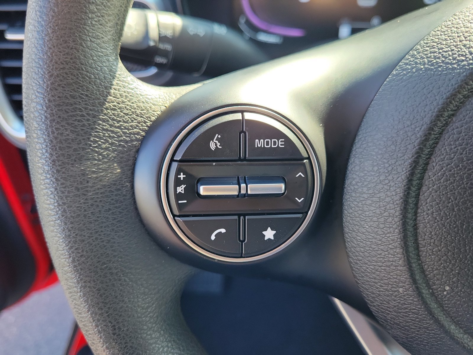 Used 2025 Kia Soul LX FWD image 17