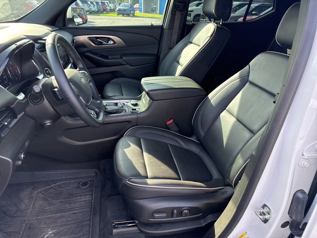 Used 2023 Chevrolet Traverse Premier w/ LPO, Floor Liner Package FWD image 9