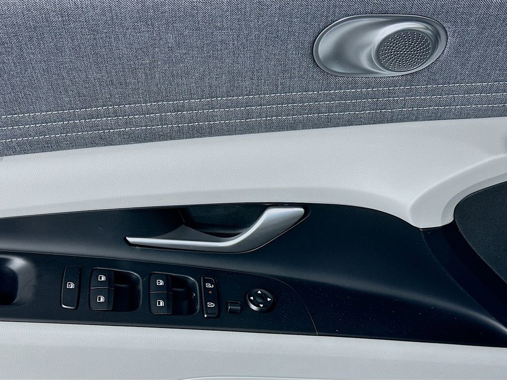 New 2026 Hyundai Elantra Limited image 19