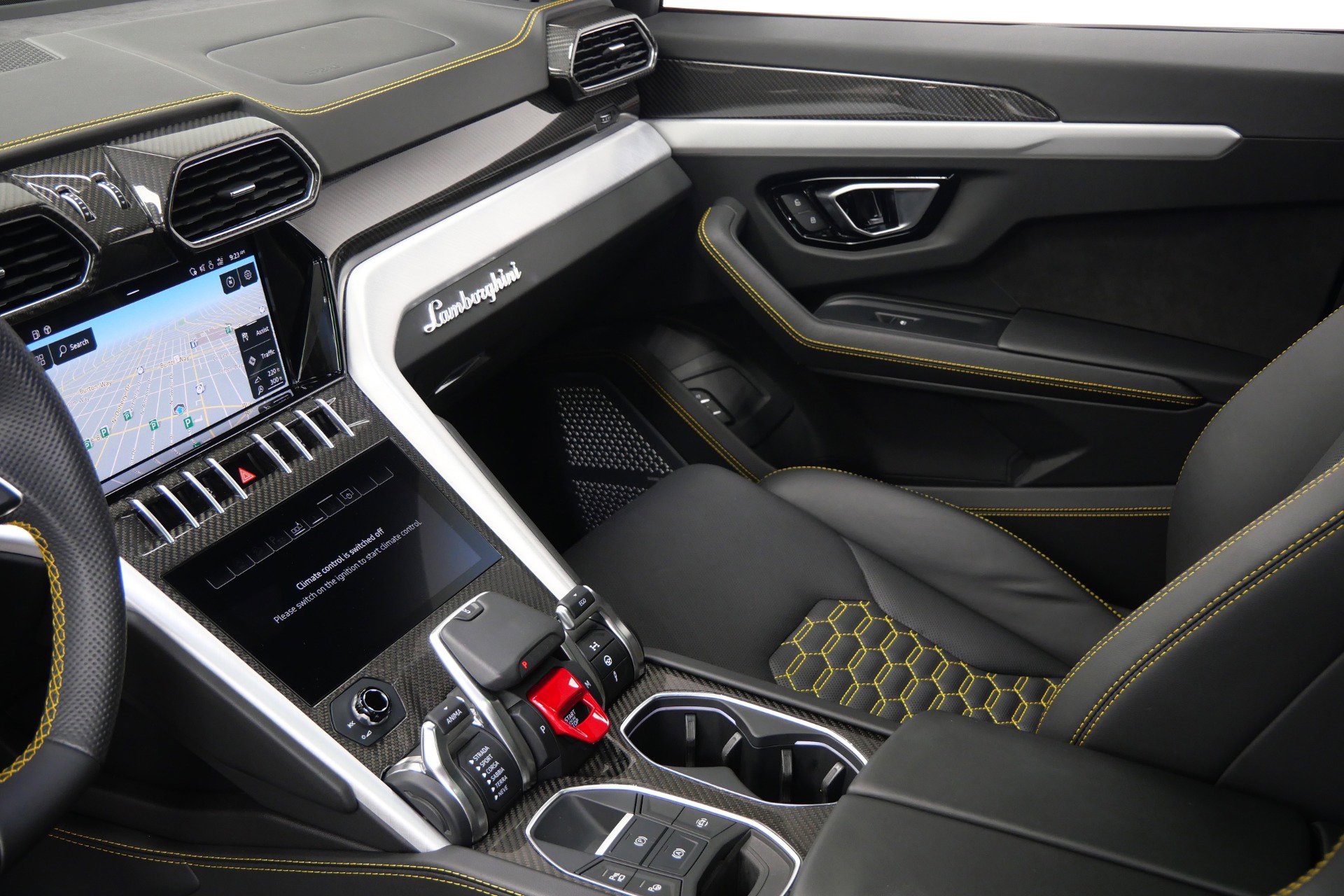 Used 2021 Lamborghini Urus AWD/4WD image 26