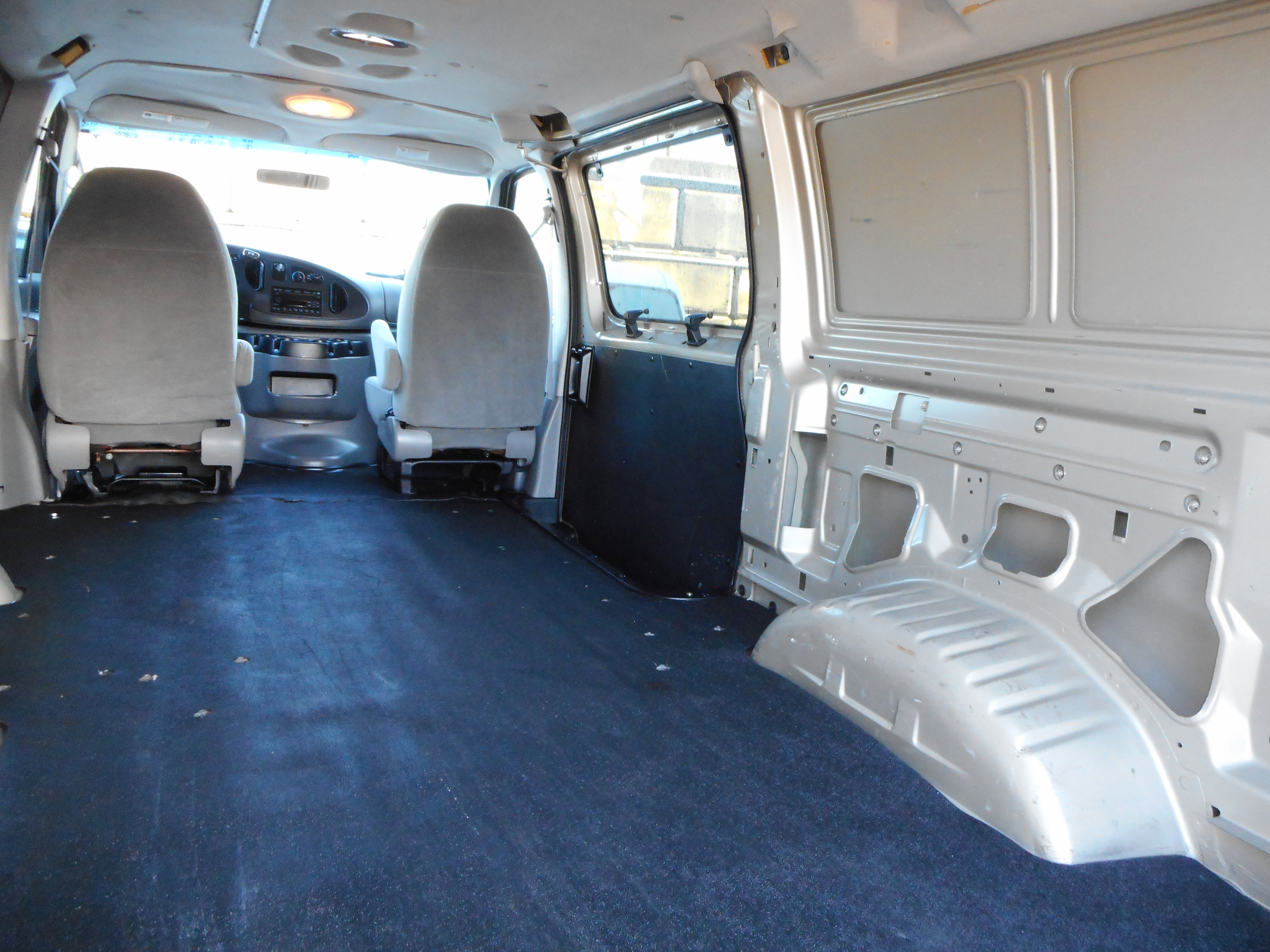 Used 2008 Ford E-250 and Econoline 250 RWD image 18