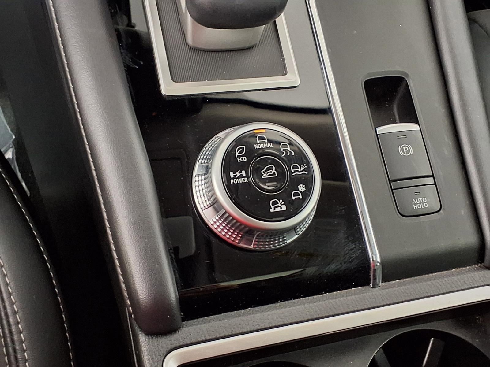 Used 2024 Mitsubishi Outlander SE image 24